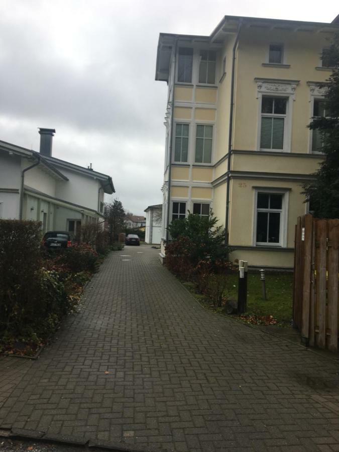 Ferienvilla Waldstrasse Wohnung Nr. 4 ゼーバート・ヘリングスドルフ エクステリア 写真